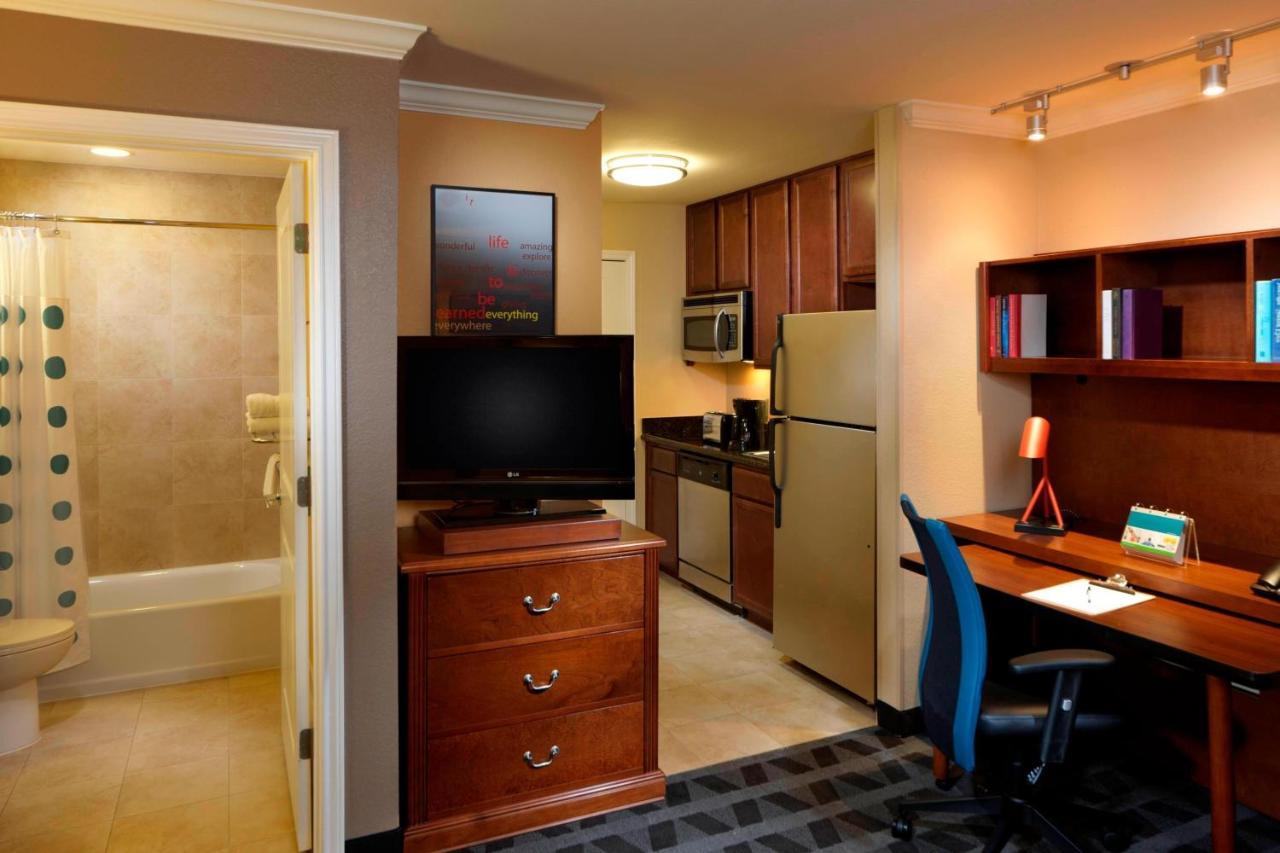Towneplace Suites Houston North/Shenandoah Exterior photo