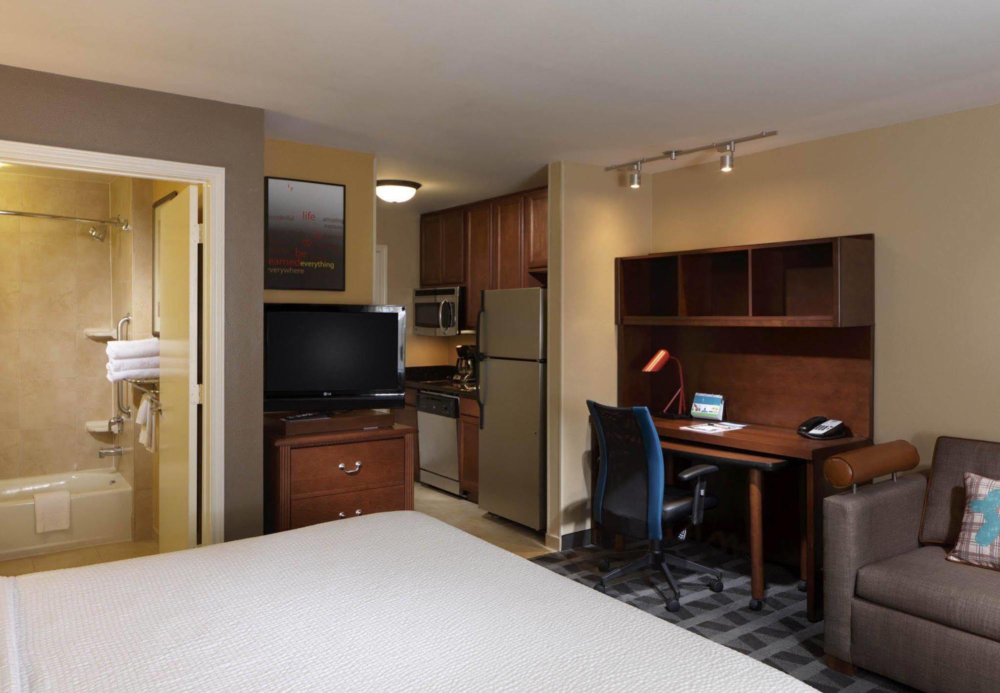 Towneplace Suites Houston North/Shenandoah Exterior photo